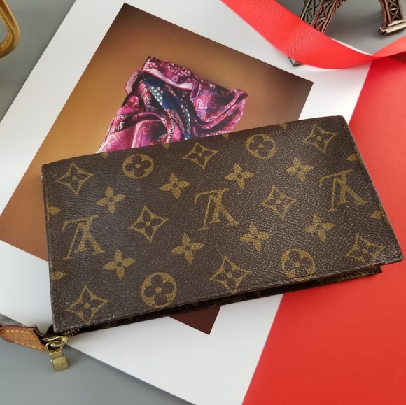 Louis Vuitton Classic Pouchette GM Monogram - Picture 5 of 16